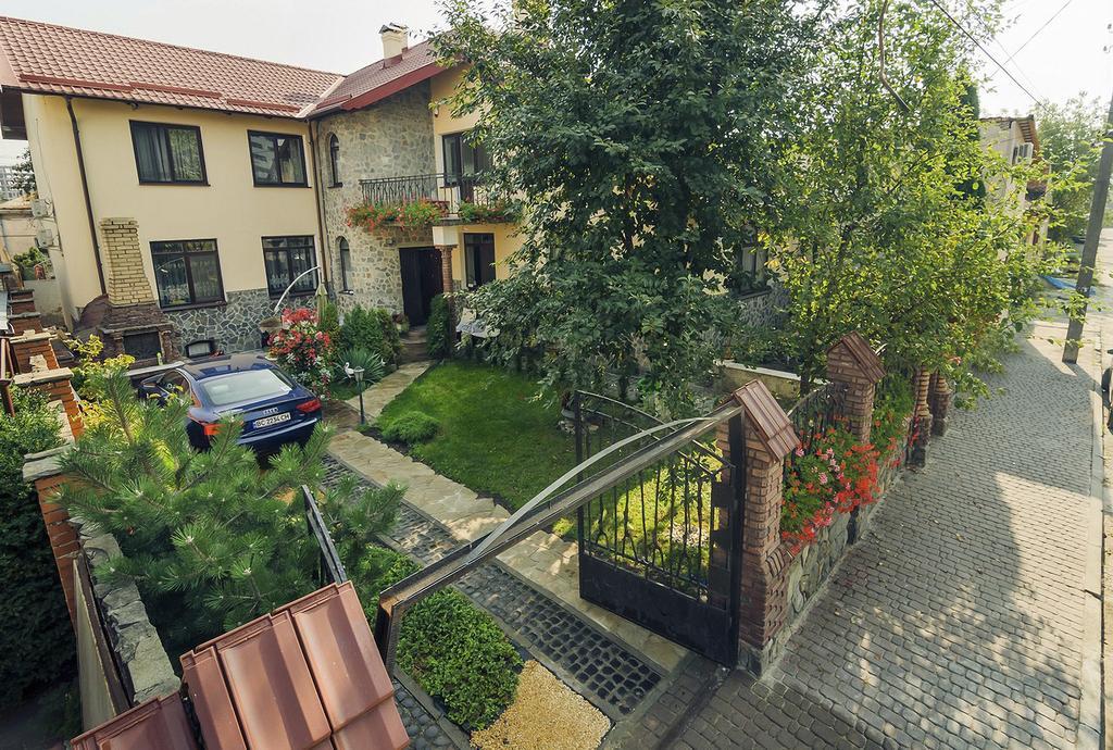 Hotel Saban Deluxe Lemberg Exterior foto